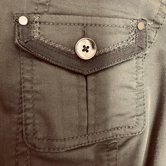 White House Black Market Army Green Utility Cropped Jacket Sz 8 - Picture 11 of 16